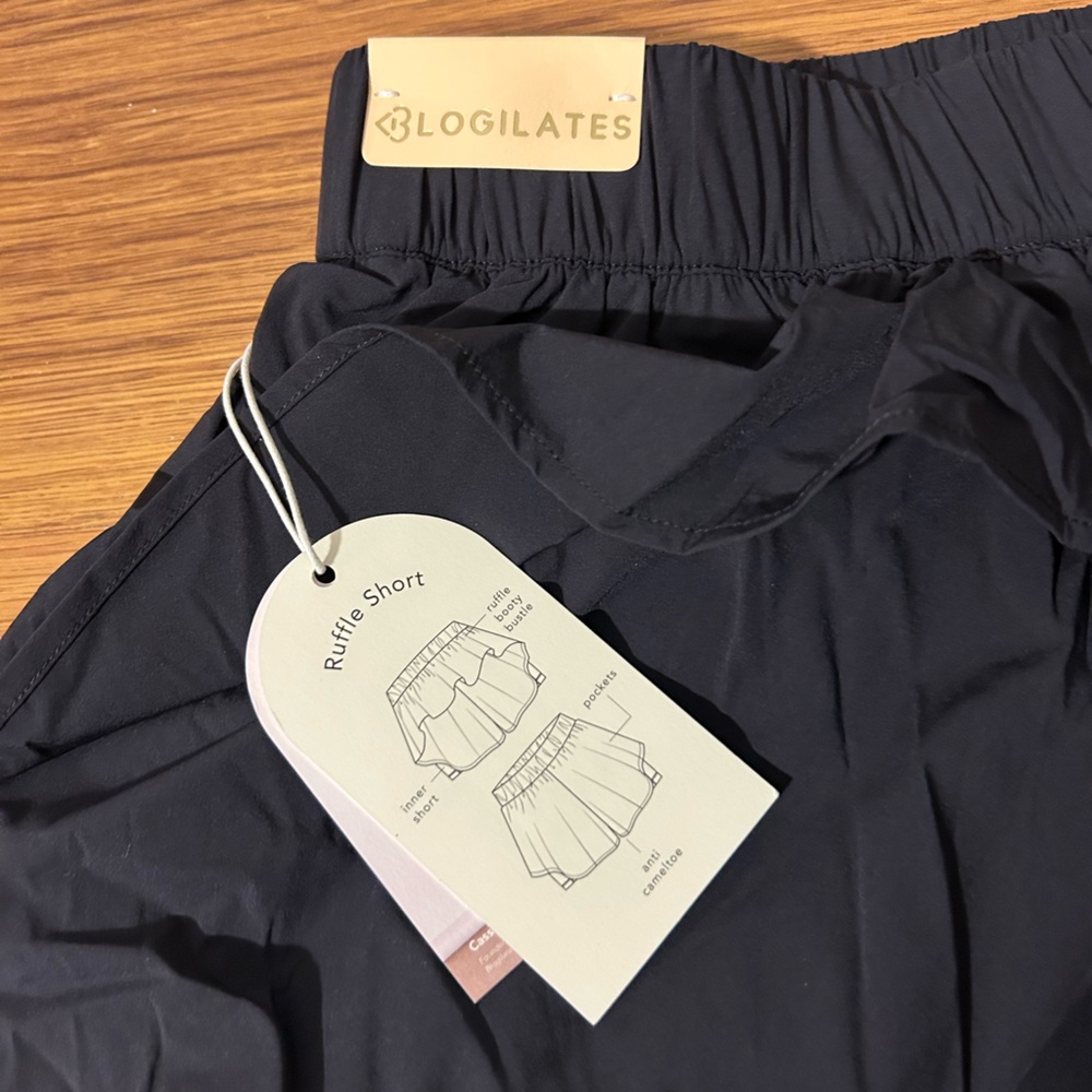Blogilates Ruffle Shorts Large - Picture 4 of 4